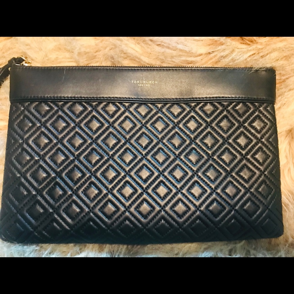 ✨AUTHENTIC Tory Burch Fleming Clutch✨